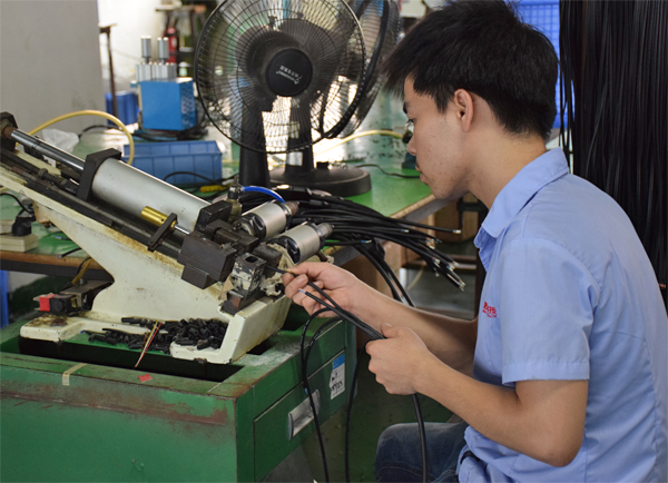 生產(chǎn) 去皮.jpg